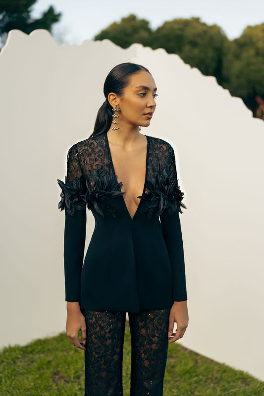 BLACK TAILORED BLAZER