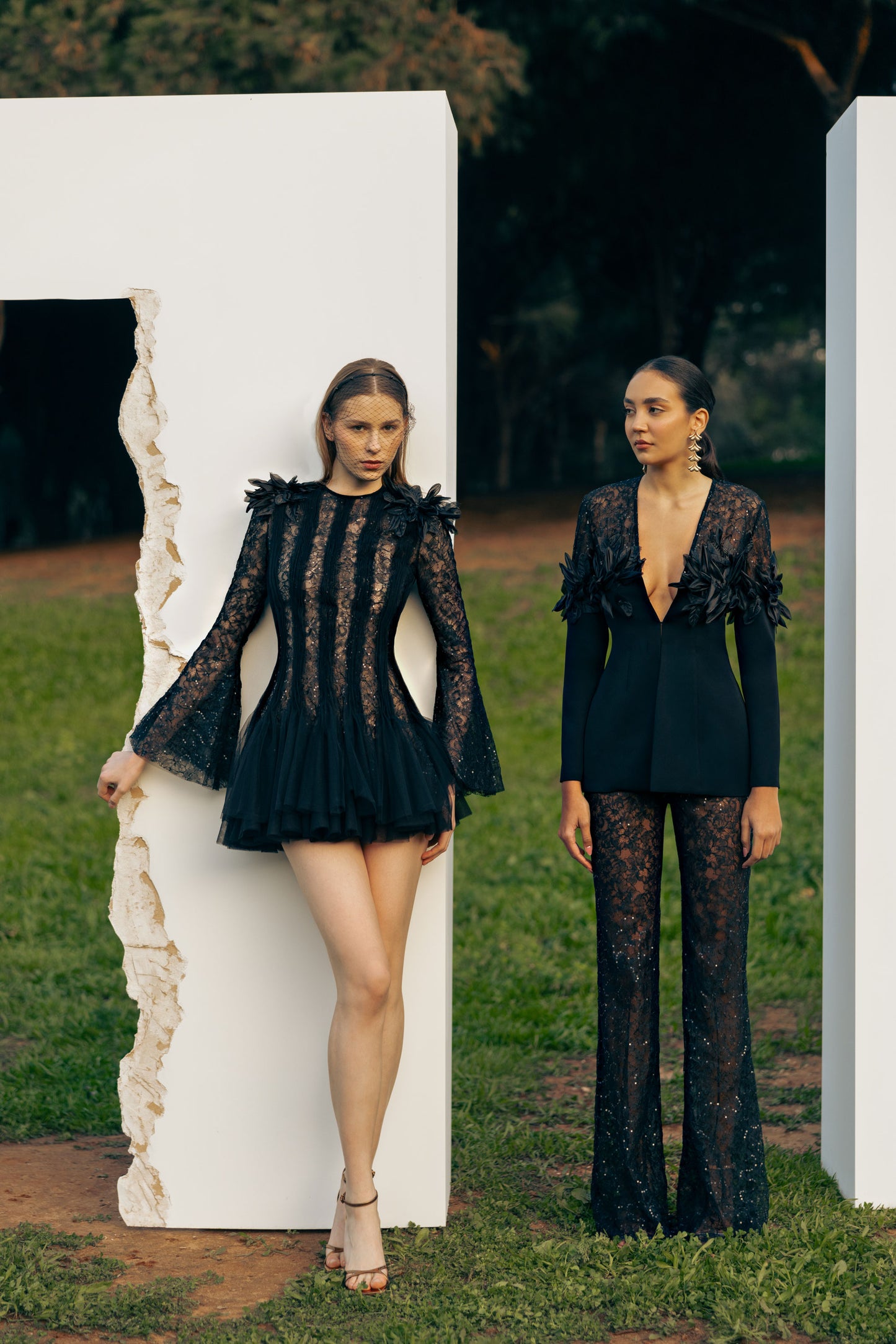 MINI LACE BLACK DRESS