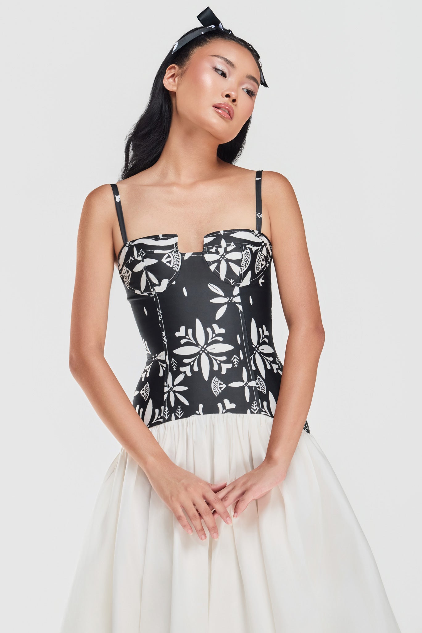 LOOK 01
